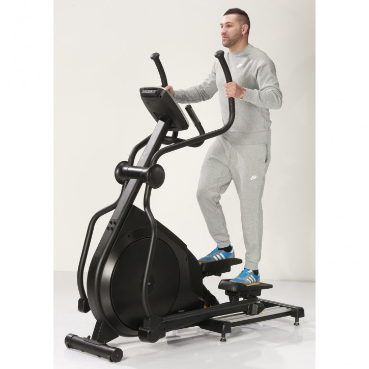 CX 8.4 crosstrainer Bluetooth-ühendusega